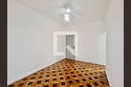 Apartamento para alugar com 75m², 2 quartos e 1 vagaSala