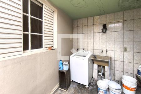 Casa à venda com 180m², 5 quartos e 1 vagaÁrea de Serviço