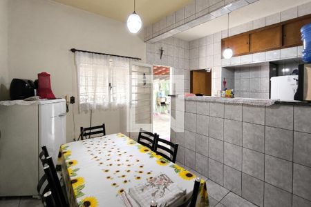 Casa à venda com 180m², 5 quartos e 1 vagaCopa e Cozinha