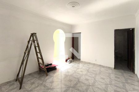 Casa à venda com 180m², 5 quartos e 1 vagaSuíte 2