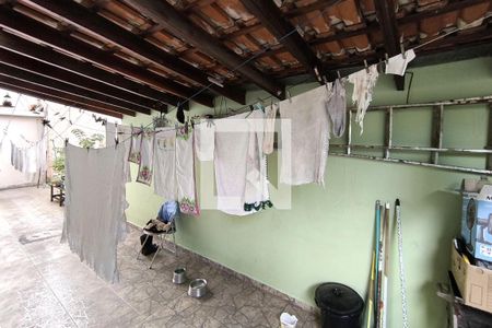 Casa à venda com 180m², 5 quartos e 1 vagaÁrea de Serviço