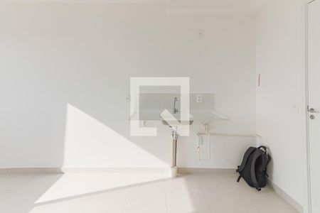Sala / Cozinha de apartamento para alugar com 2 quartos, 32m² em Jardim Celeste, São Paulo