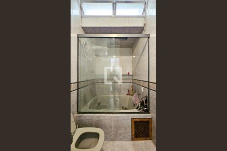 Casa à venda com 250m², 4 quartos e 3 vagasBanheiro da Suite