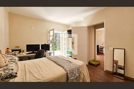 Casa à venda com 250m², 4 quartos e 3 vagasSuite