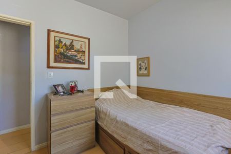Quarto 1 de apartamento para alugar com 3 quartos, 110m² em Santo Antônio, Belo Horizonte