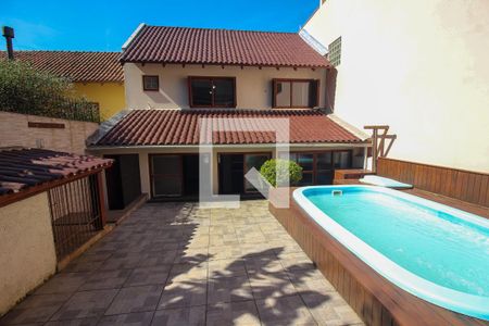 Casa de condomínio à venda com 220m², 3 quartos e 2 vagasQuintal