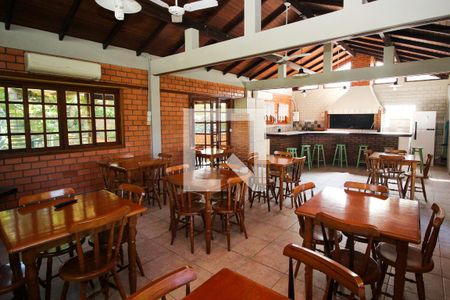 Casa de condomínio à venda com 220m², 3 quartos e 2 vagasÁrea comum - Salão de festas