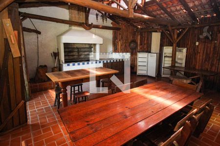 Casa de condomínio à venda com 220m², 3 quartos e 2 vagasÁrea comum - Churrasqueira