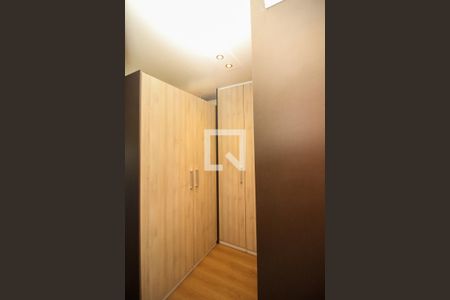 Casa de condomínio à venda com 220m², 3 quartos e 2 vagasCloset da suíte