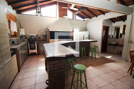 Casa de condomínio à venda com 220m², 3 quartos e 2 vagasÁrea comum - Salão de festas