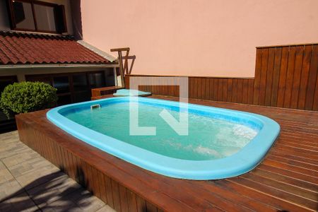 Casa de condomínio à venda com 220m², 3 quartos e 2 vagasPiscina