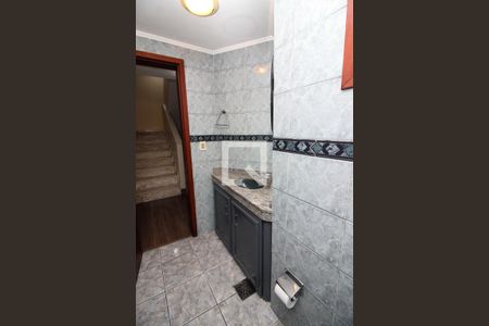 Casa de condomínio à venda com 220m², 3 quartos e 2 vagasLavabo