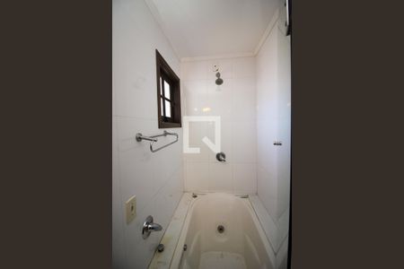 Casa de condomínio à venda com 220m², 3 quartos e 2 vagasBanheiro da Suíte