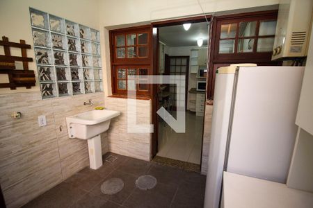 Casa de condomínio à venda com 220m², 3 quartos e 2 vagasÁrea de Serviço