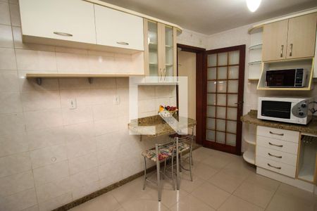 Casa de condomínio à venda com 220m², 3 quartos e 2 vagasCozinha