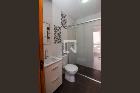 Casa de condomínio à venda com 220m², 3 quartos e 2 vagasBanheiro 2