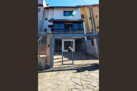 Casa de condomínio à venda com 220m², 3 quartos e 2 vagasFachada