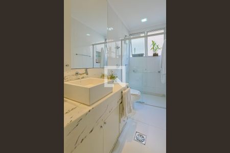 Apartamento à venda com 143m², 4 quartos e 2 vagasBanheiro 2