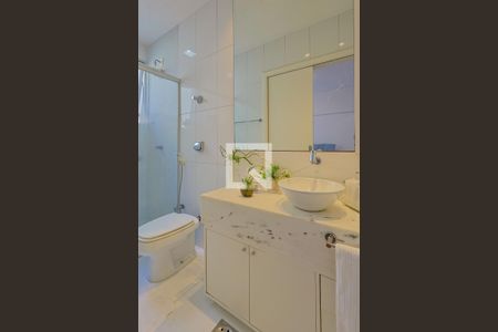 Apartamento à venda com 143m², 4 quartos e 2 vagasBanheiro