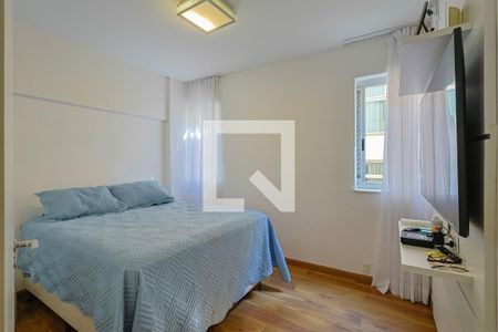 Apartamento à venda com 143m², 4 quartos e 2 vagasQuarto 4