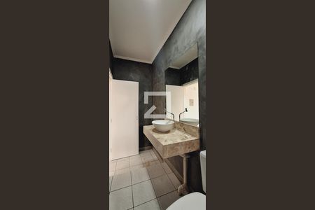 Apartamento para alugar com 177m², 3 quartos e 2 vagas Apartamento para alugar com 177m², 3 quartos e 2 vagasBanheiro social 2