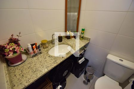 Apartamento à venda com 55m², 2 quartos e 1 vagaBanheiro Social