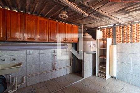 Casa à venda com 176m², 2 quartos e 1 vagaÁrea de Serviço