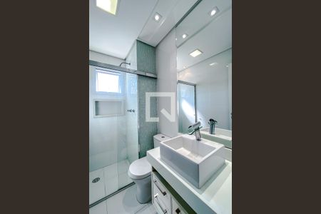 Apartamento à venda com 184m², 3 quartos e 4 vagasBanheiro da Suíte 2