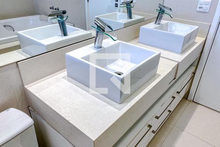 Apartamento à venda com 184m², 3 quartos e 4 vagasBanheiro da Suíte 3