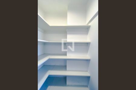 Apartamento à venda com 184m², 3 quartos e 4 vagasDespensa