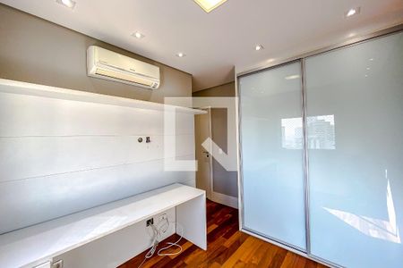 Apartamento à venda com 184m², 3 quartos e 4 vagasQuarto 2 - Suíte
