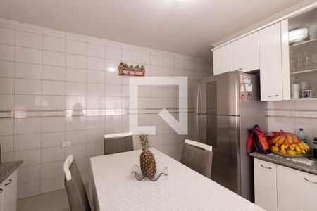 Casa à venda com 200m², 2 quartos e 4 vagas Casa à venda com 200m², 2 quartos e 4 vagasCozinha