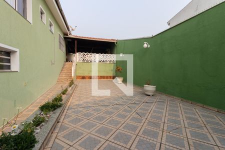 Casa à venda com 200m², 2 quartos e 4 vagas Casa à venda com 200m², 2 quartos e 4 vagasÁrea Externa