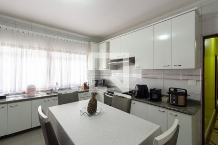 Casa à venda com 200m², 2 quartos e 4 vagas Casa à venda com 200m², 2 quartos e 4 vagasCozinha