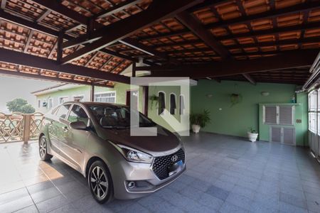 Casa à venda com 200m², 2 quartos e 4 vagas Casa à venda com 200m², 2 quartos e 4 vagasGaragem