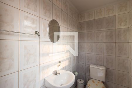 Casa à venda com 200m², 2 quartos e 4 vagas Casa à venda com 200m², 2 quartos e 4 vagasBanheiro de Serviço