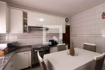 Casa à venda com 200m², 2 quartos e 4 vagas Casa à venda com 200m², 2 quartos e 4 vagasCozinha