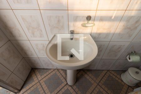 Casa à venda com 200m², 2 quartos e 4 vagas Casa à venda com 200m², 2 quartos e 4 vagasBanheiro de Serviço