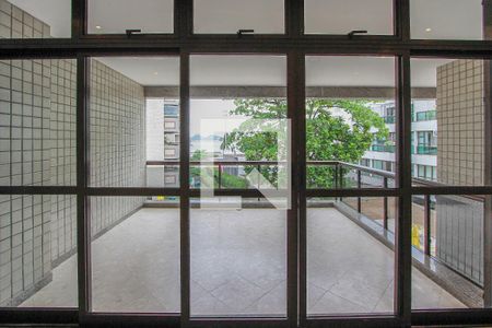 Apartamento à venda com 150m², 3 quartos e 4 vagasVaranda