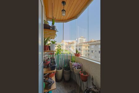 Apartamento à venda com 105m², 4 quartos e 2 vagasVaranda