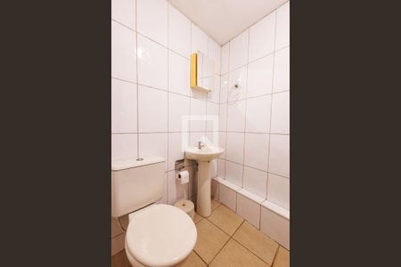 Casa para alugar com 540m², 5 quartos e 5 vagas Casa para alugar com 540m², 5 quartos e 5 vagasbanheiro da piscina 1