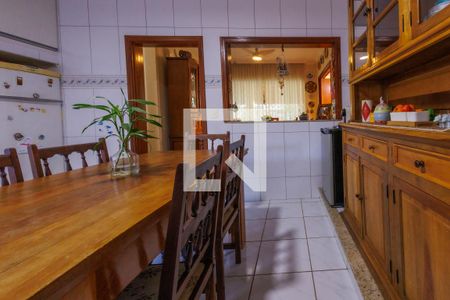 Casa para alugar com 540m², 5 quartos e 5 vagas Casa para alugar com 540m², 5 quartos e 5 vagasCozinha