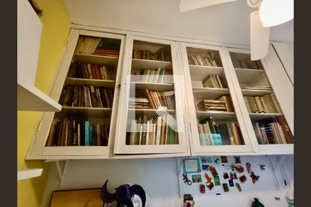 Apartamento à venda com 100m², 2 quartos e sem vaga Apartamento à venda com 100m², 2 quartos e sem vagaQuarto serviço