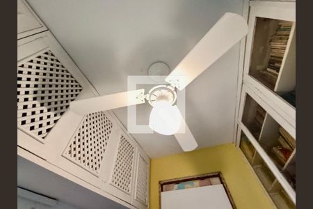 Apartamento à venda com 100m², 2 quartos e sem vaga Apartamento à venda com 100m², 2 quartos e sem vagaQuarto serviço