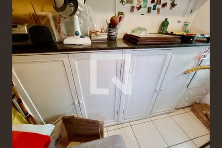 Apartamento à venda com 100m², 2 quartos e sem vaga Apartamento à venda com 100m², 2 quartos e sem vagaQuarto serviço