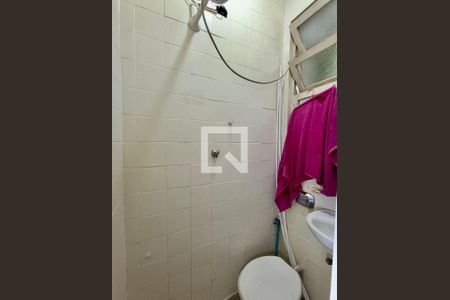 Apartamento à venda com 100m², 2 quartos e sem vaga Apartamento à venda com 100m², 2 quartos e sem vagaBanheiro serviço