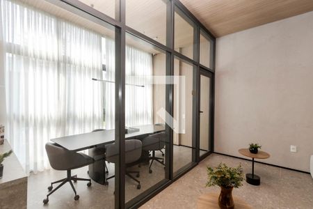 Studio para alugar com 25m², 1 quarto e sem vaga Studio para alugar com 25m², 1 quarto e sem vagaSala de Reunião