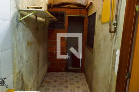 Casa de condomínio à venda com 180m², 2 quartos e 1 vagaÁrea de Serviço