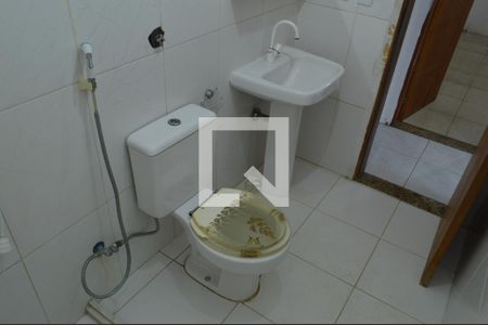 Casa de condomínio à venda com 180m², 2 quartos e 1 vagaBanheiro