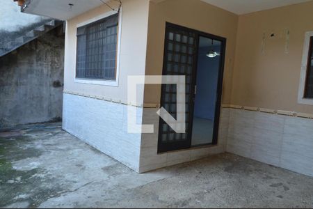 Casa de condomínio à venda com 180m², 2 quartos e 1 vagaEntrada